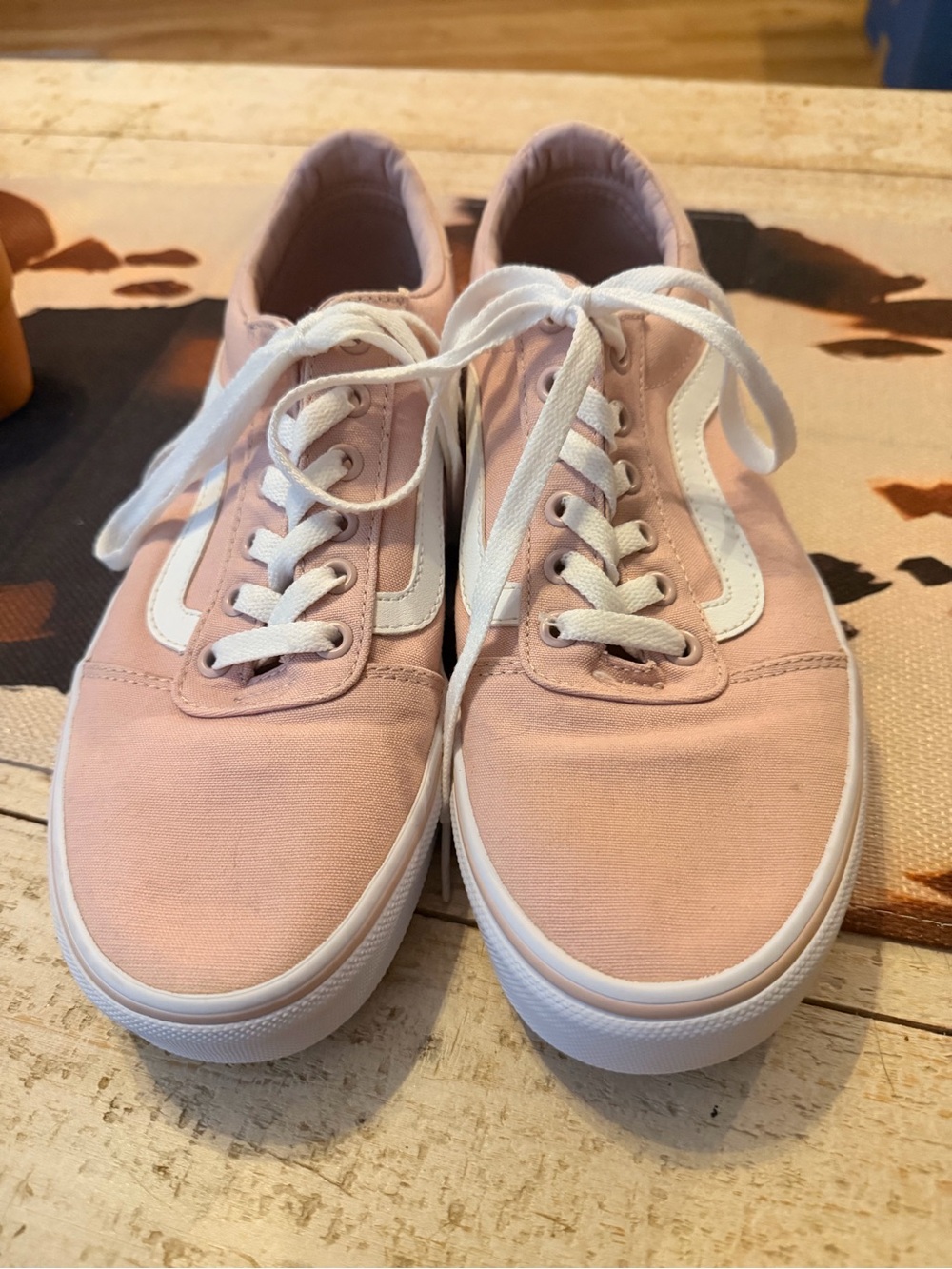 Vans Old Skool 36+ Skater Women's 10  Canvas Sneaker in Soft Pink and White